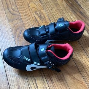 Peloton cycling shoes with clips size 38